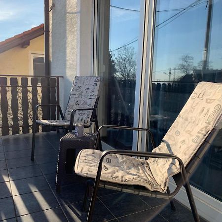 Apartman Madape Сесвете Екстериор снимка