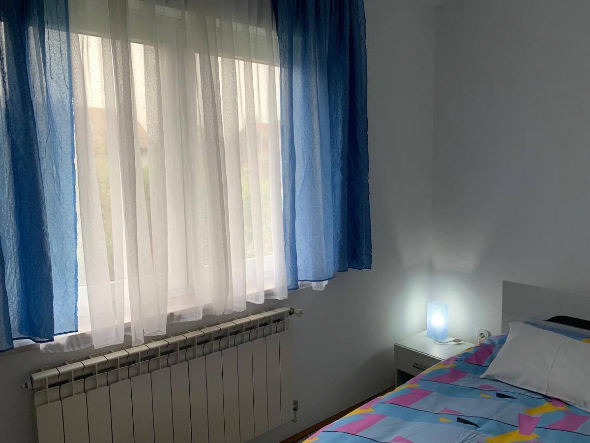 Apartman Madape Сесвете Екстериор снимка