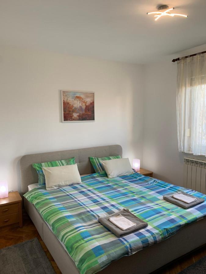 Apartman Madape Сесвете Екстериор снимка