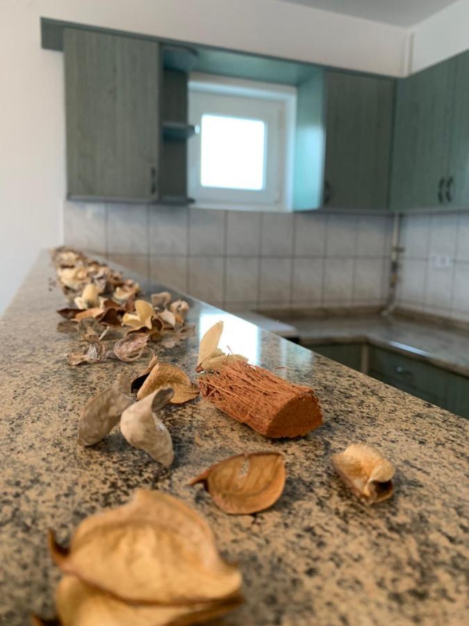 Apartman Madape Сесвете Екстериор снимка