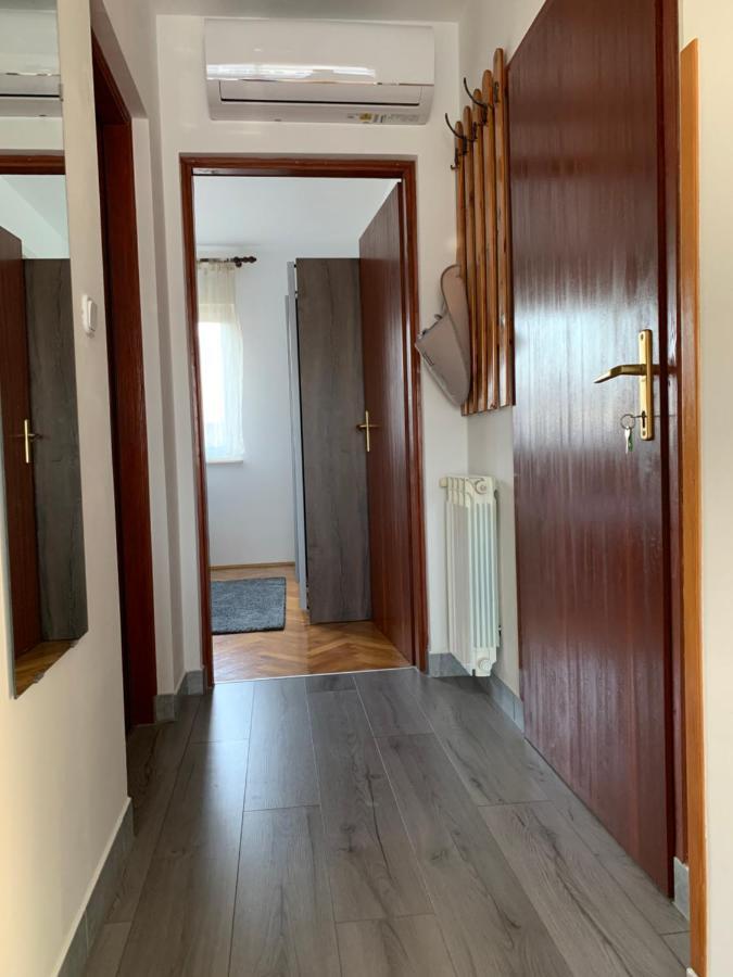 Apartman Madape Apartment Сесвете Екстериор снимка