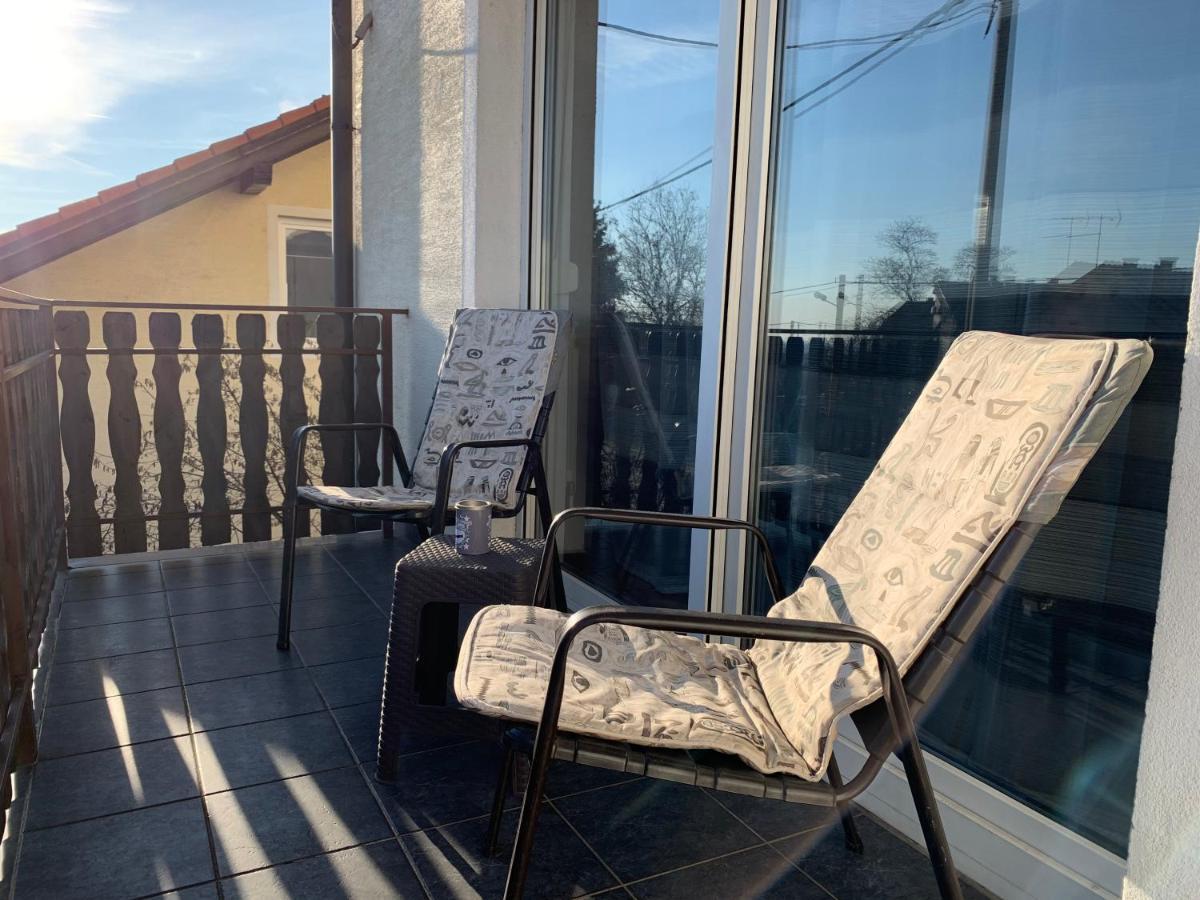 Apartman Madape Сесвете Екстериор снимка